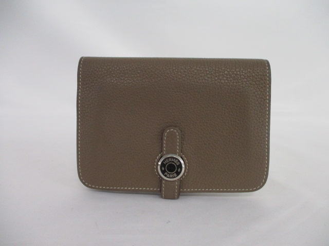 Shop HERMES Dogon compact wallet (H066382CK9R) by IFME_AK